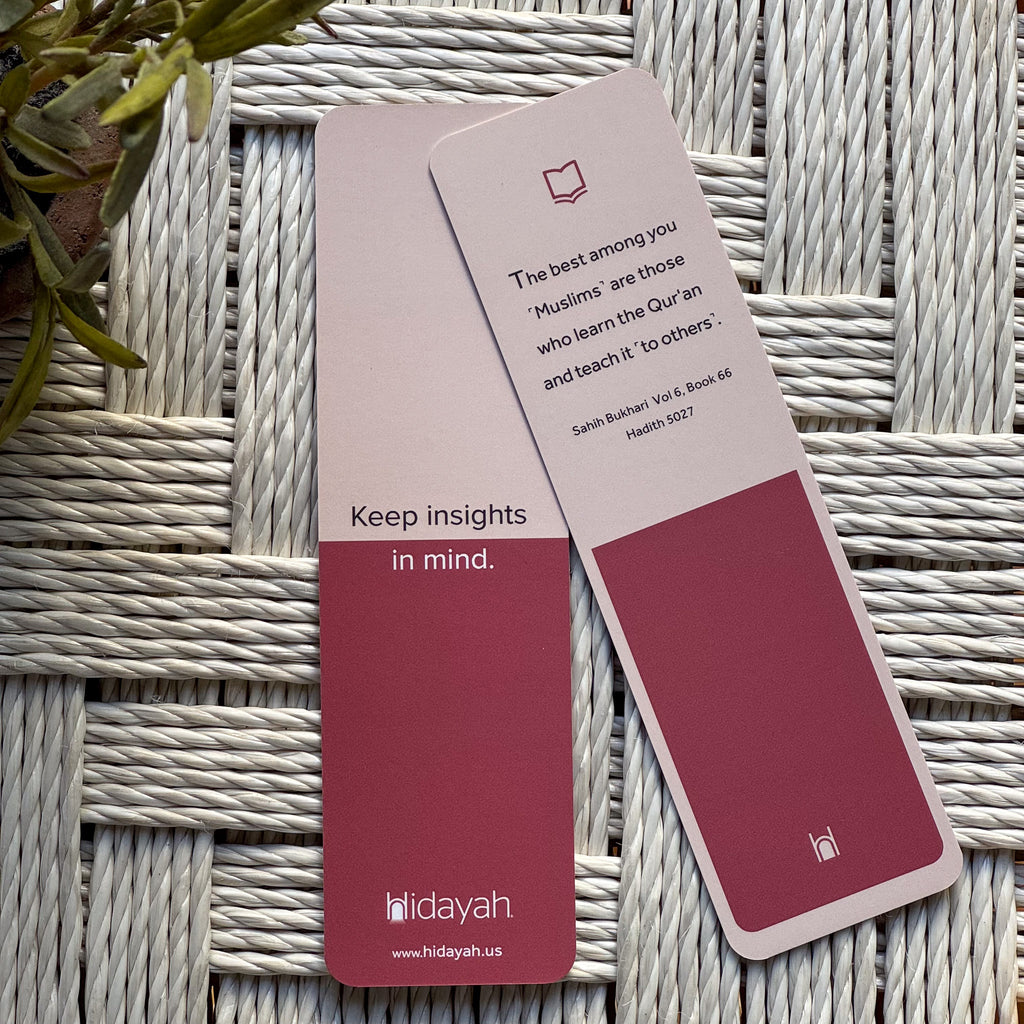 Immerse yourself in Islamic wisdom with Hidayah Bookmarks. Featuring lessons from the Quran or Hadith, these bookmarks are perfect for readers who seek to integrate spirituality into their daily reading and study habits.